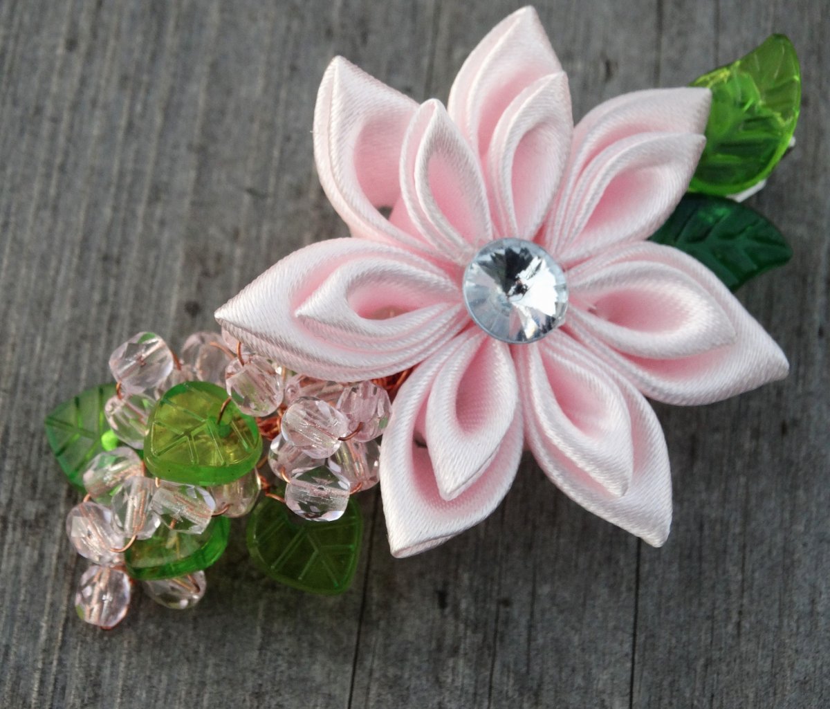 Pinetka kanzashi