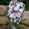 Svatební kytice převislá růžová