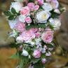 Svatební kytice převislá růžová