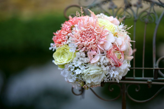 Svatební kytice růžovo bílá