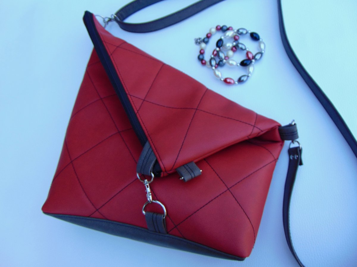 Kabelka překlápěcí