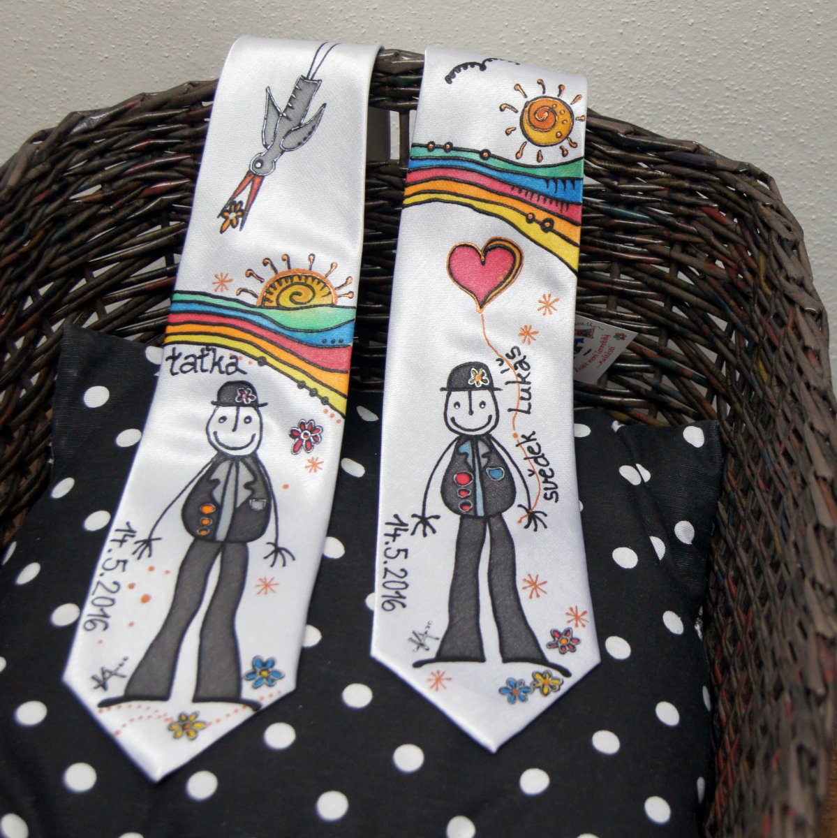 Bílá malovaná kravata nejen svatební... 