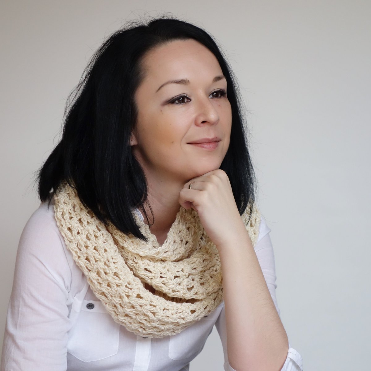 háčkovaný nákrčník Natur