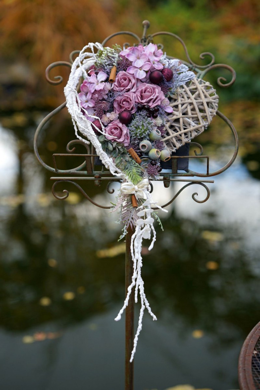 Vzpomínkové srdce s baňkami