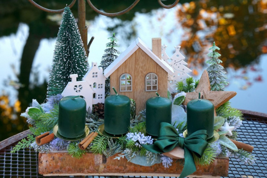 Adventní svícen v březové krabičce
