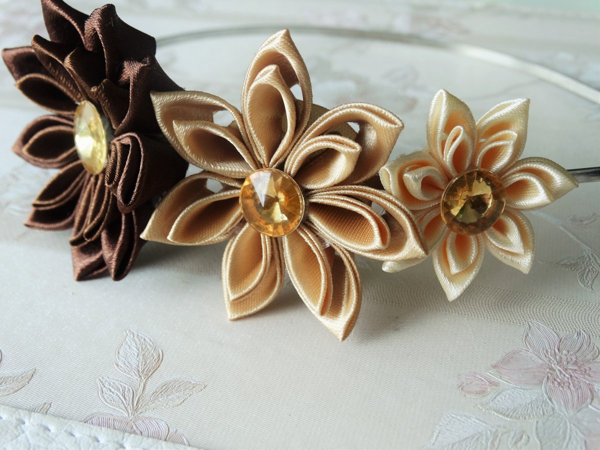 Medová čelenka kanzashi