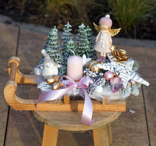 Vánoční sáňky s andělkou