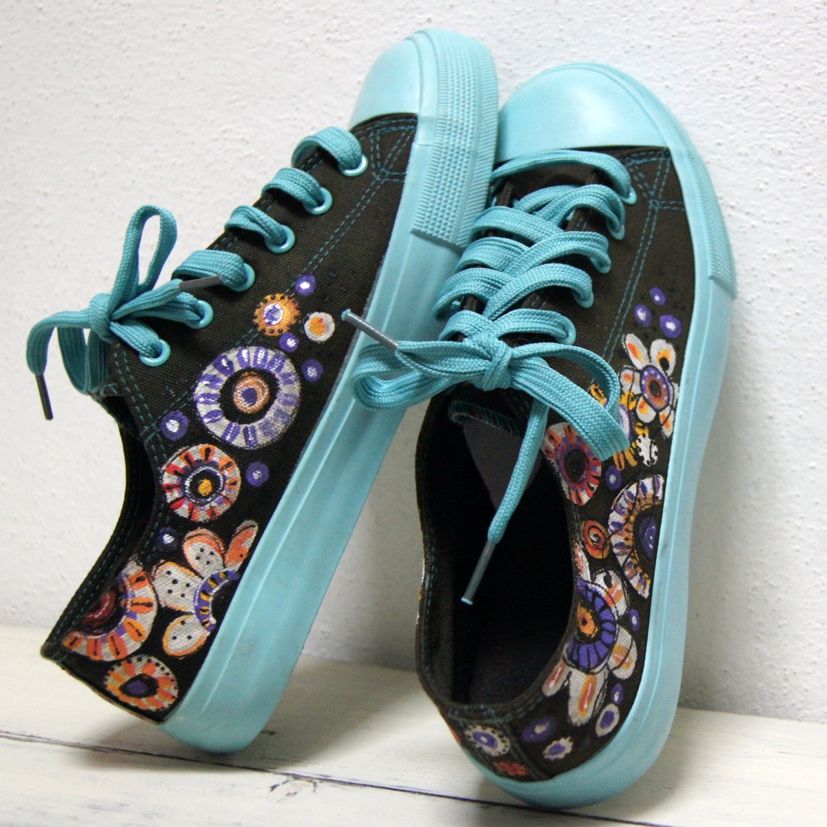Tenisky mandalko-květované hnědá s tyrkysem