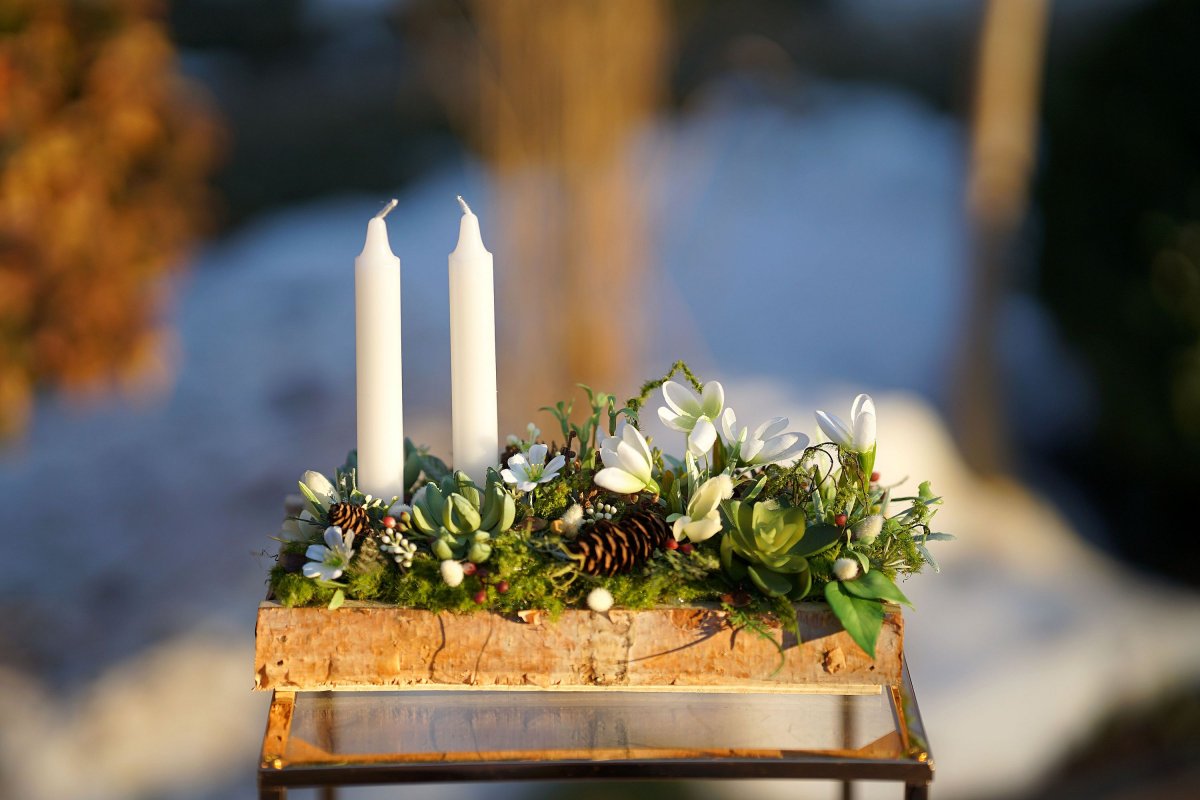 Jarní svícen se sukulenty