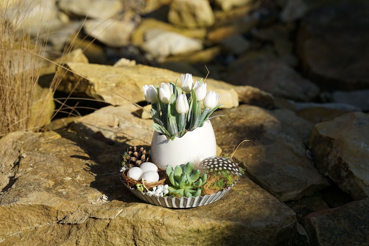 Jarní tácek s keramickou skořápkou