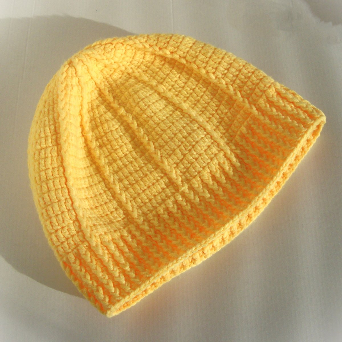 Háčkovaná čepice dámská