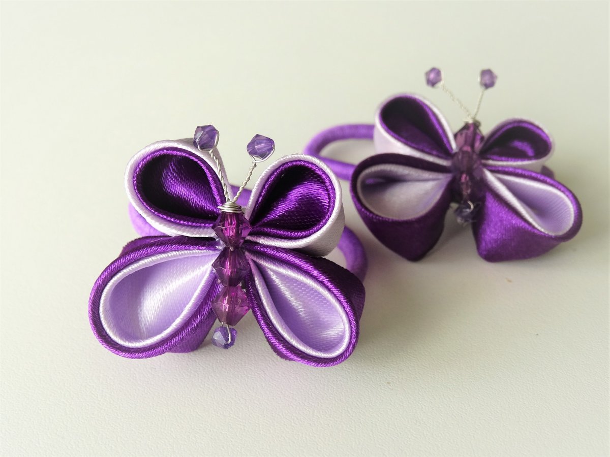 Gumička s motýlkem