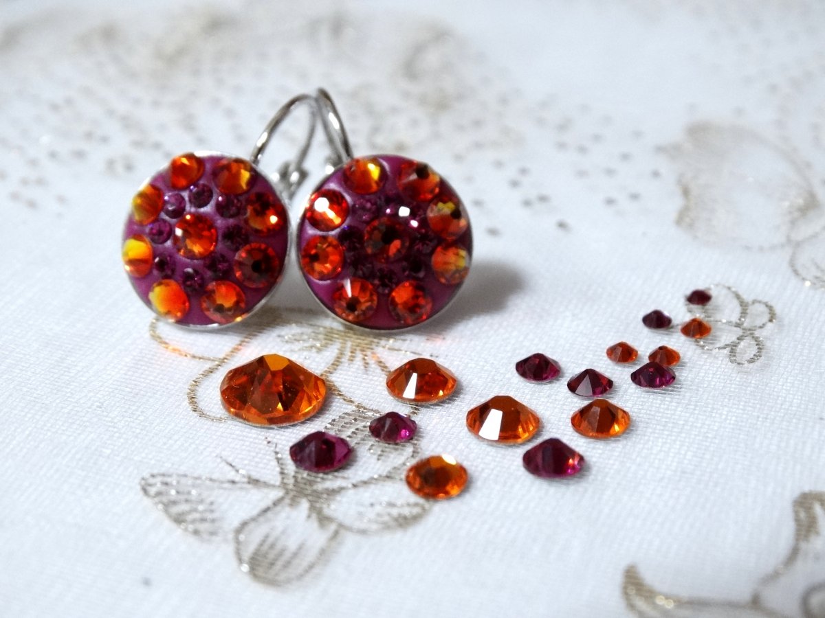 Malé fuchsiovo-oranžové visací mandalové náušnice
