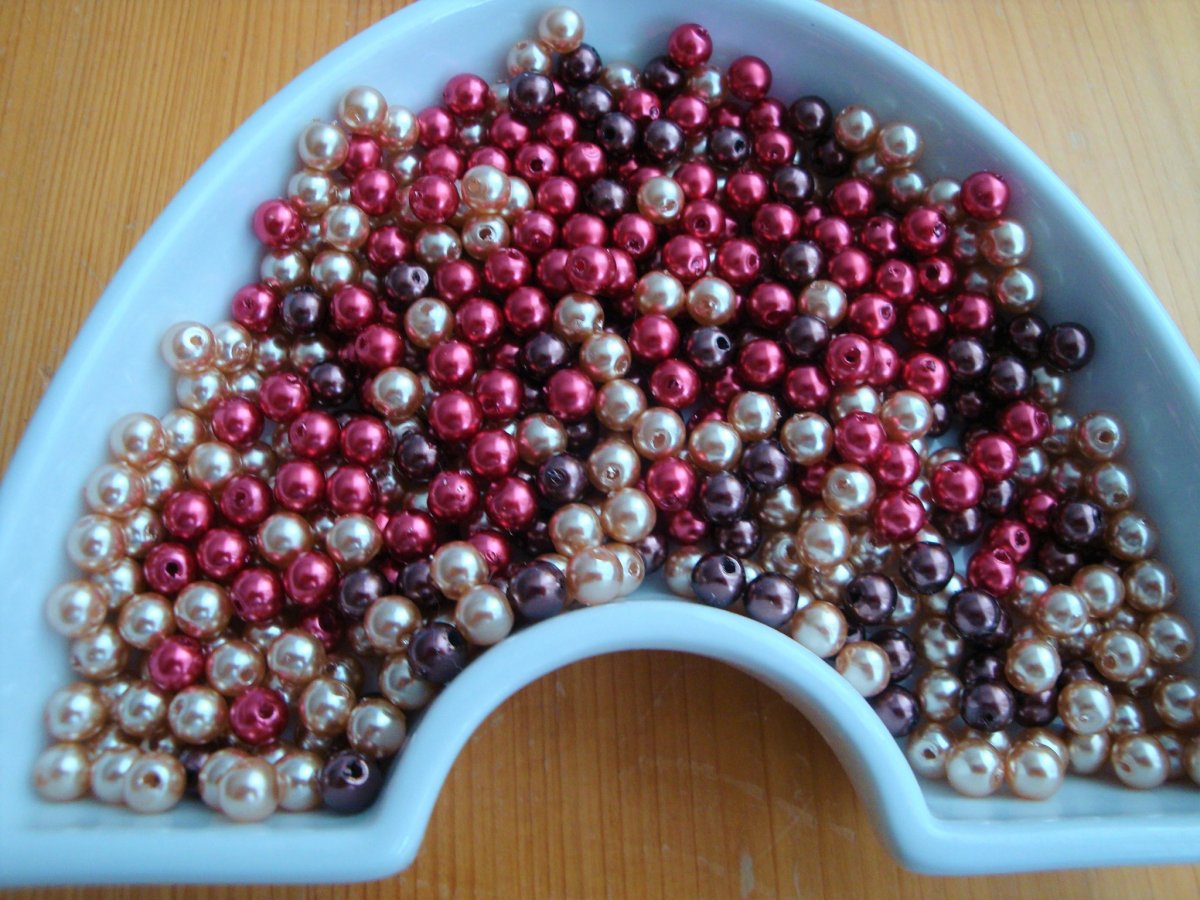 Plastové korálky 6mm - (100ks)