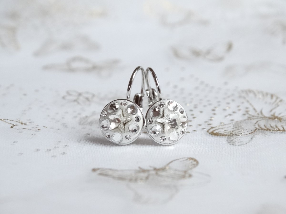 Dětské bílé náušnice s hvězdičkou