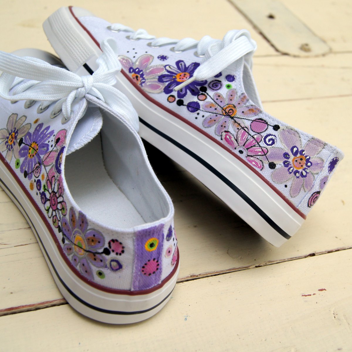 Malované tenisky jemné květo-puntíkaté vel.36-44 na obj.