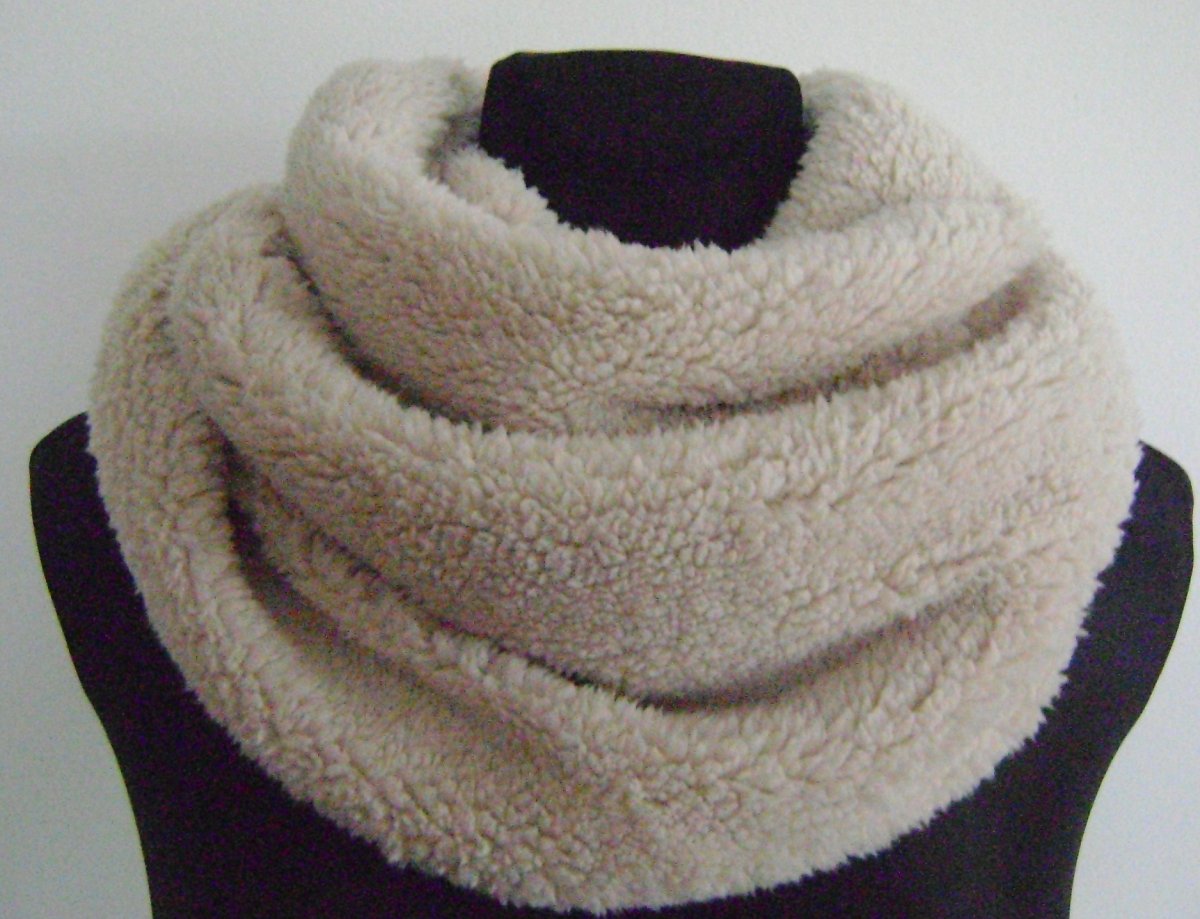 nekonečná šála Beránková 01