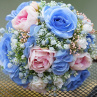 Kulatá svatební kytice v modré a růžové 