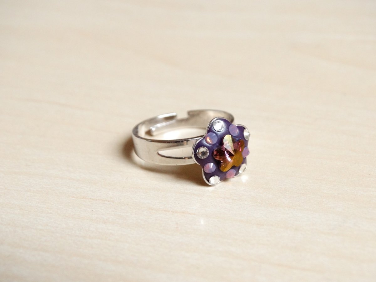 Dětský prstýnek Tmavě fialová kytička