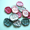 Plastové knoflíky jablko 25 mm (3ks)