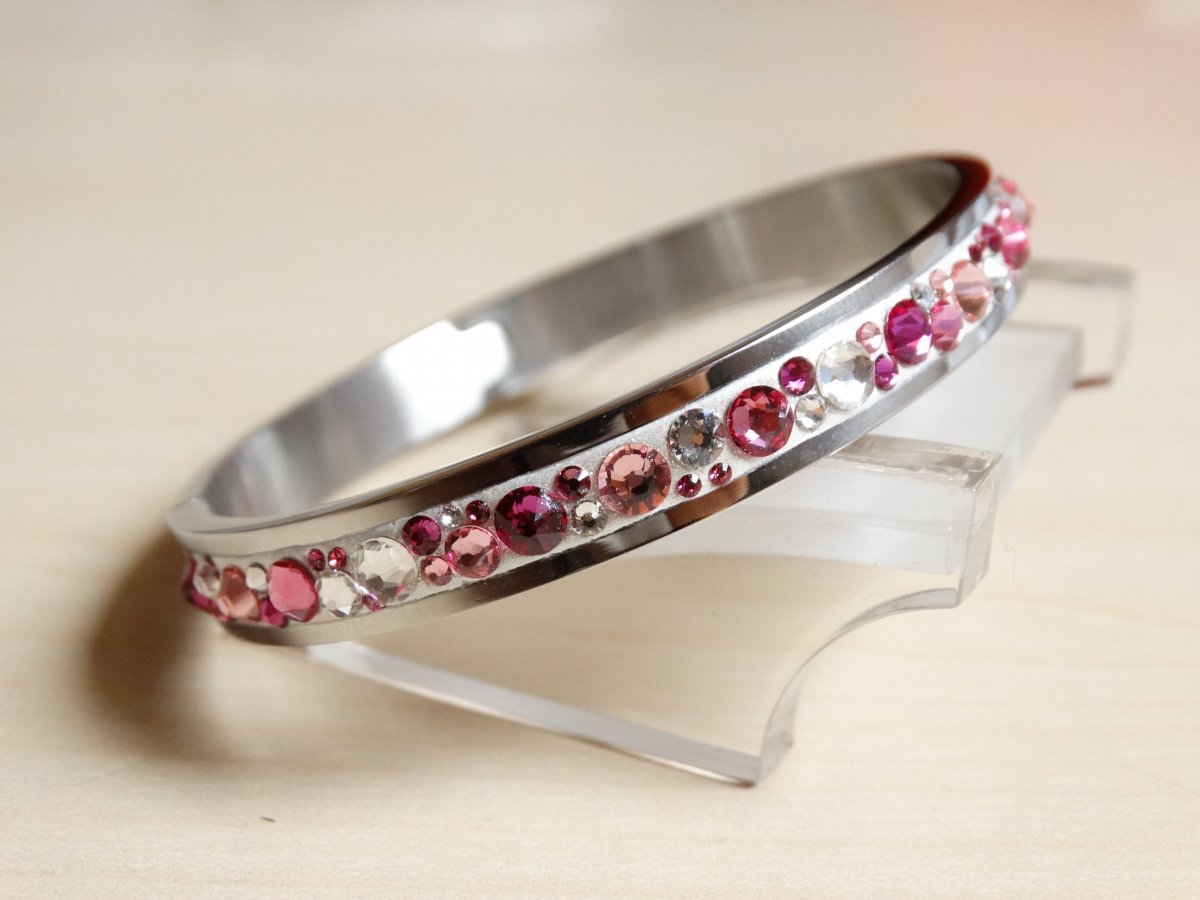 Bílo-růžový náramek z chirurgické oceli