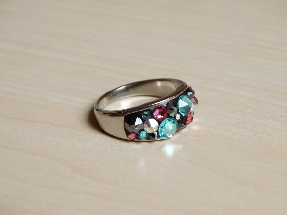 Tmavě barevný prsten z chirurgické oceli