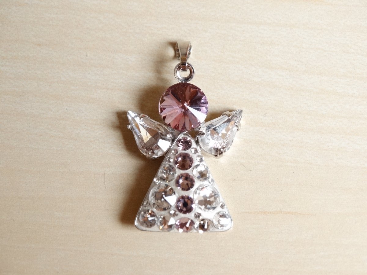 Bílo-fialový andílek