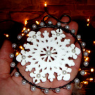Bílé vánoce - vločka s perlami