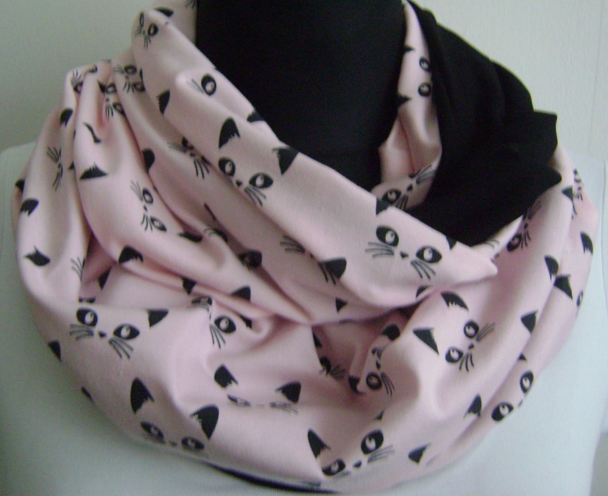 nekonečná šála Kočky na růžové