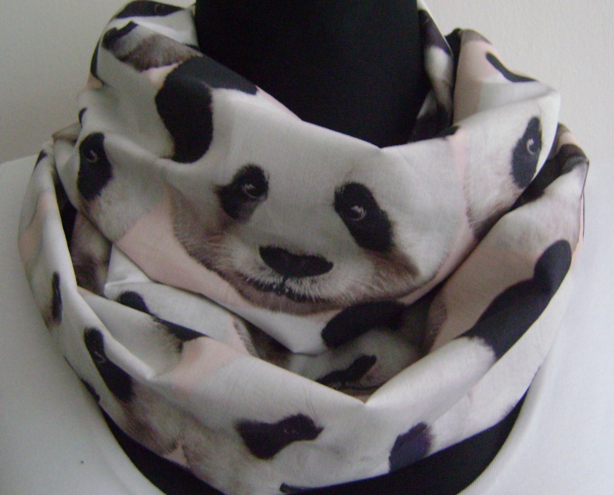 nekonečná šála Pandy