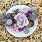 krajkové růže na talíři..