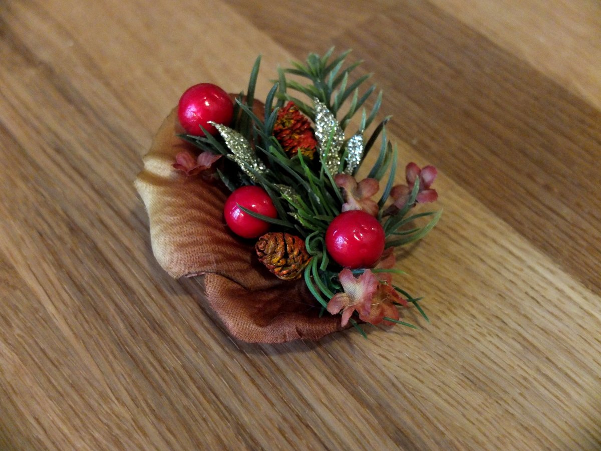 Sponka jako z adventního věnce