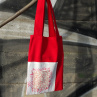 červeno-bílá taška s lístečky