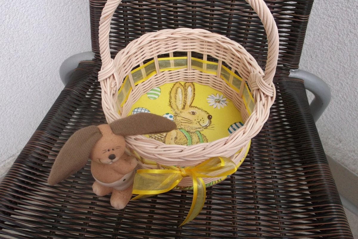 Košíček na 10 vajíček - žlutý zajíček