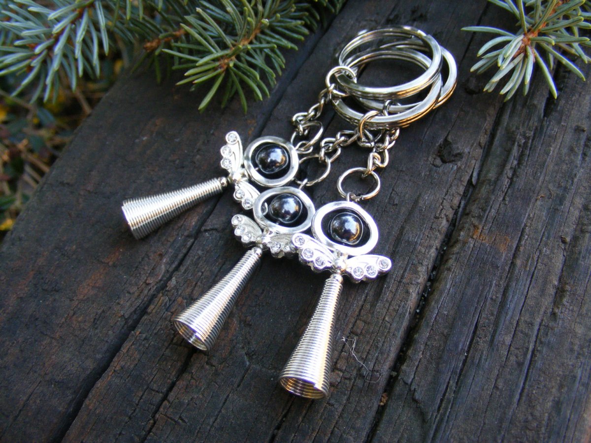 Přívěsek - andělíček hematitový