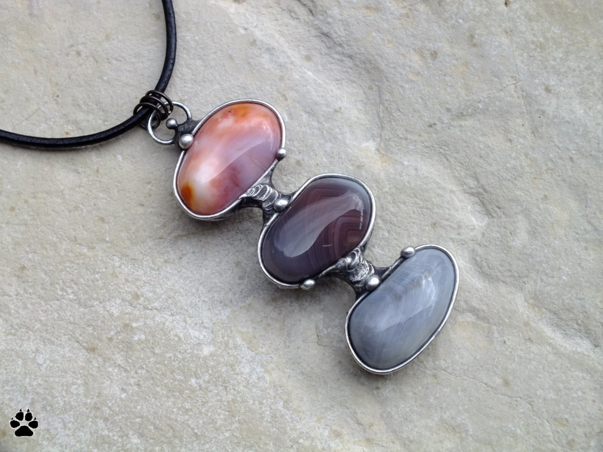 Tre signori - cínovaný náhrdelník s acháty