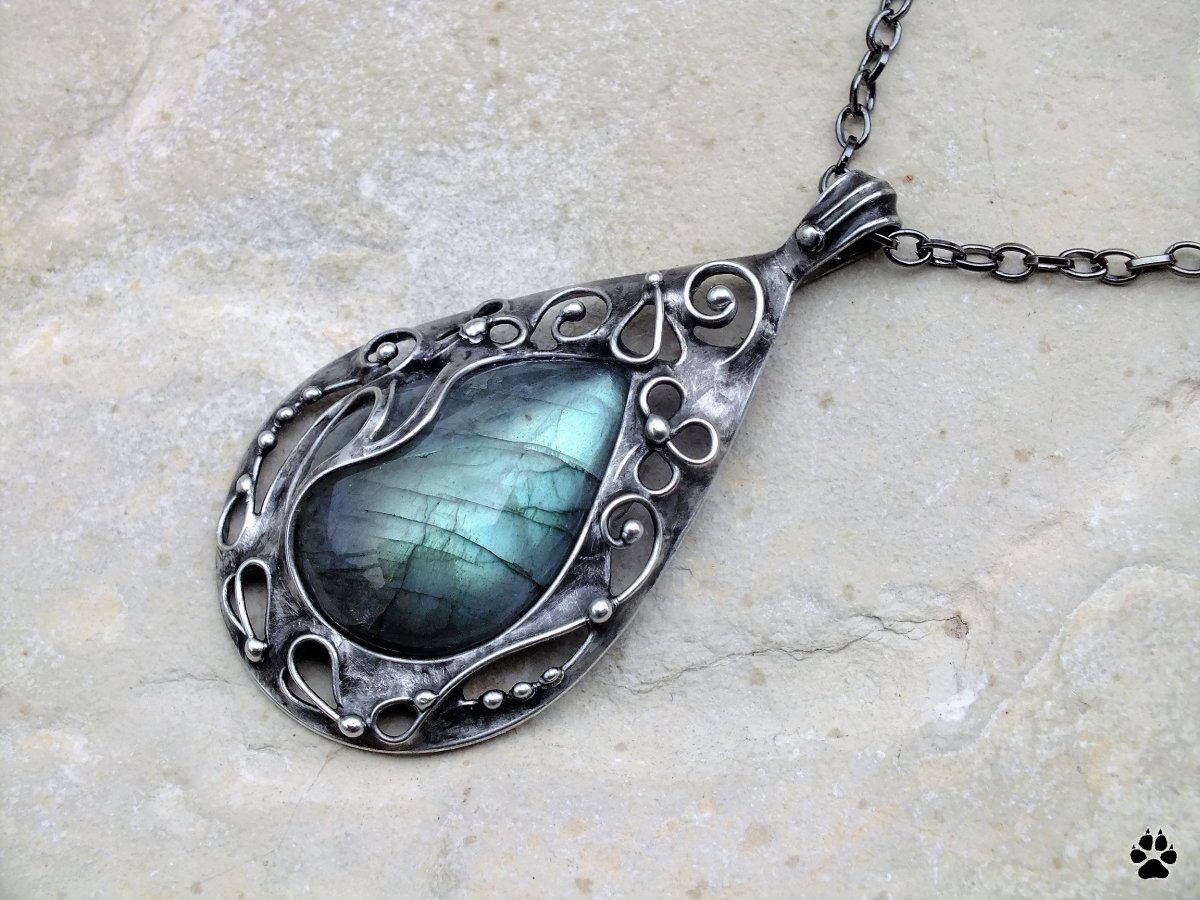 Tajemná zahrada - náhrdelník s labradoritem