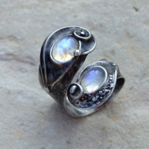 Modrá mlha - prsten s měsíčními kameny