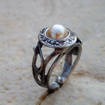 Prsten s říční perlou 