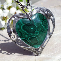 Velké malachitové srdce-cínovaný náhrdelník