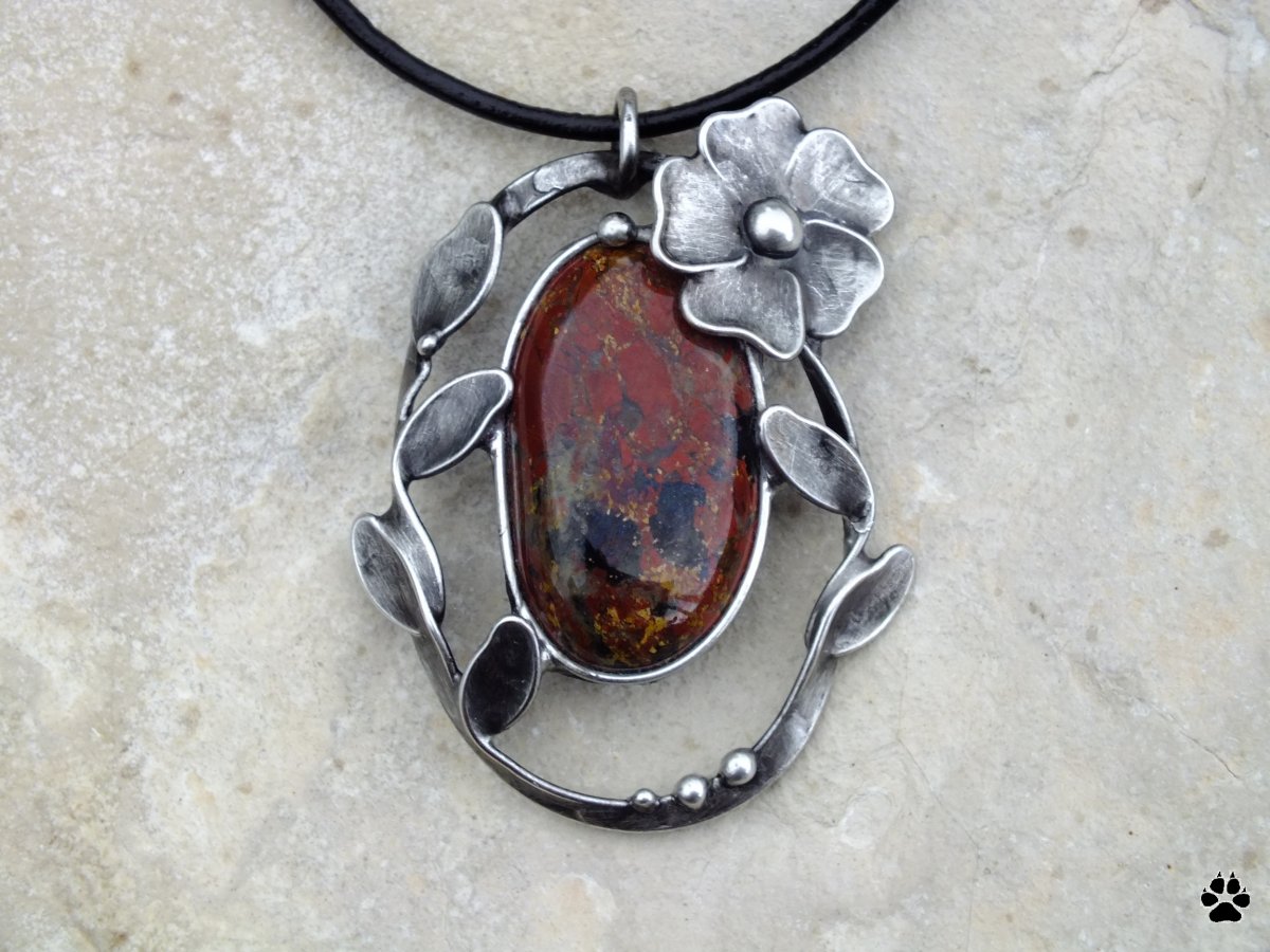 Náhrdelník s kytkou - jaspis brekcie
