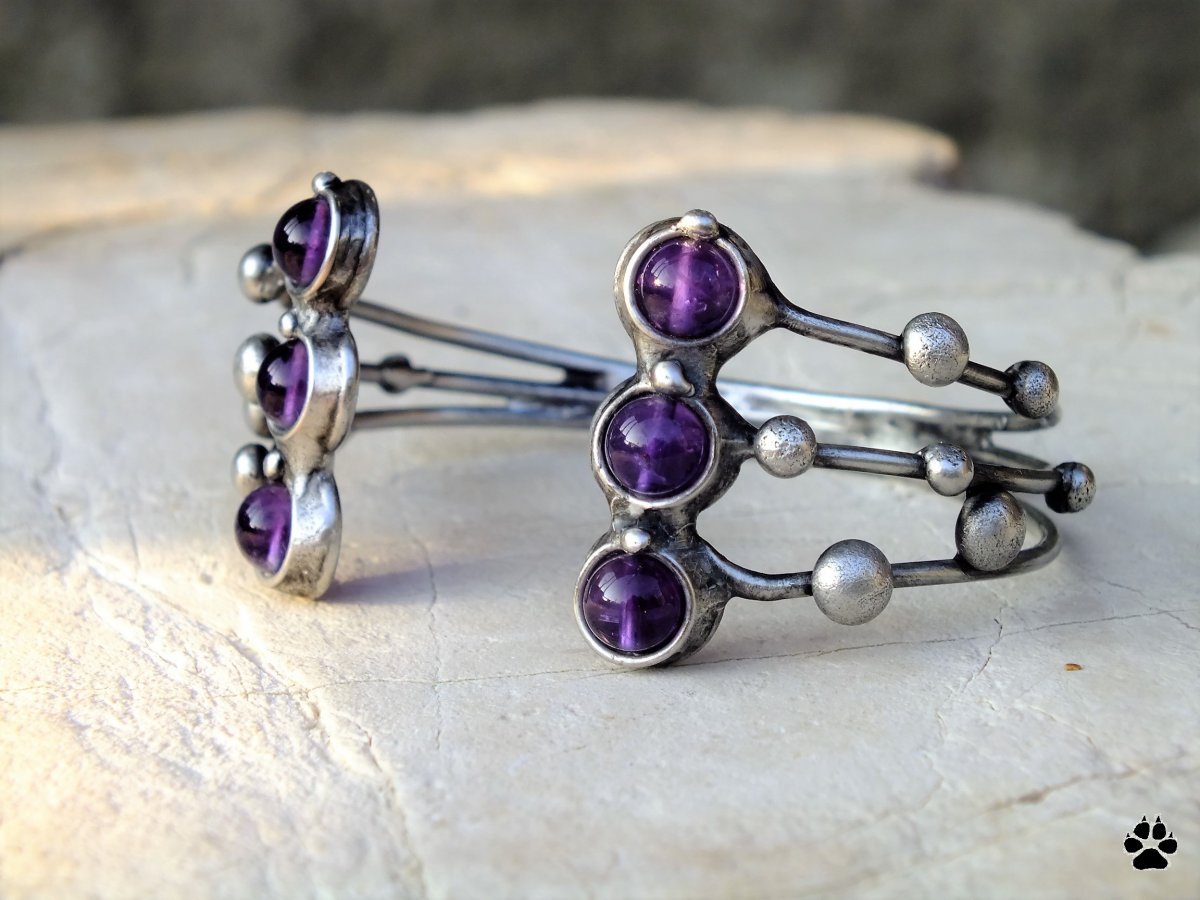 Korálkový náramek s ametysty