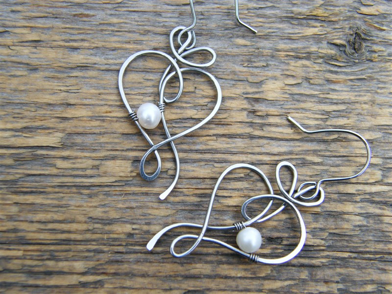 Srdcové náušnice s říčními perlami - NA PŘÁNÍ - REZERVACE