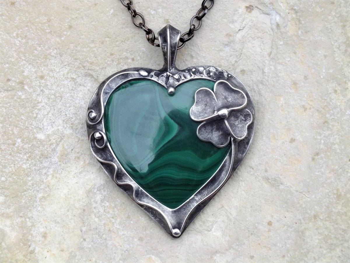 Malachitové srdce se čtyřlístkem