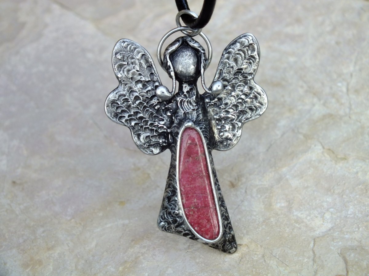 Andělka - náhrdelník s thulitem