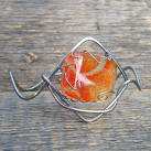 Náramek s oranžovým fusingovým sklem - tepaná chirurgická ocel