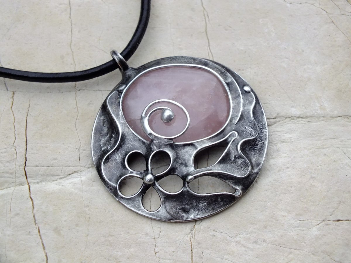 Růžová zahrádka - medailonek s růženínem