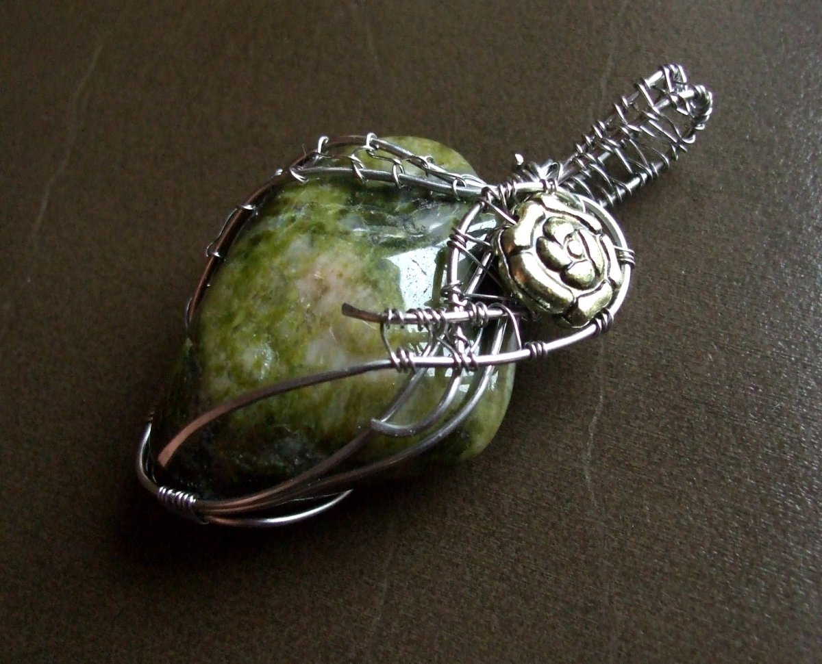 Přívěsek Serpentin.