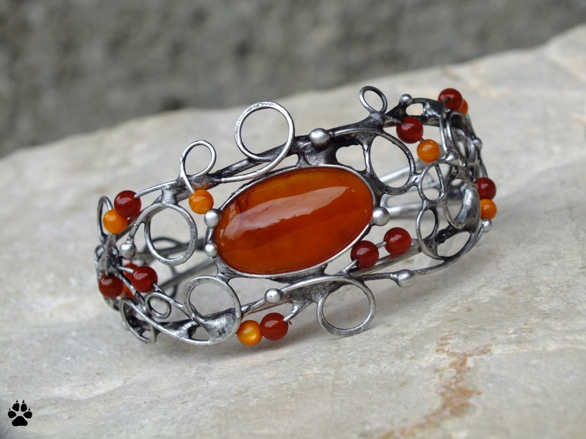 Zářivý - náramek s karneolem  