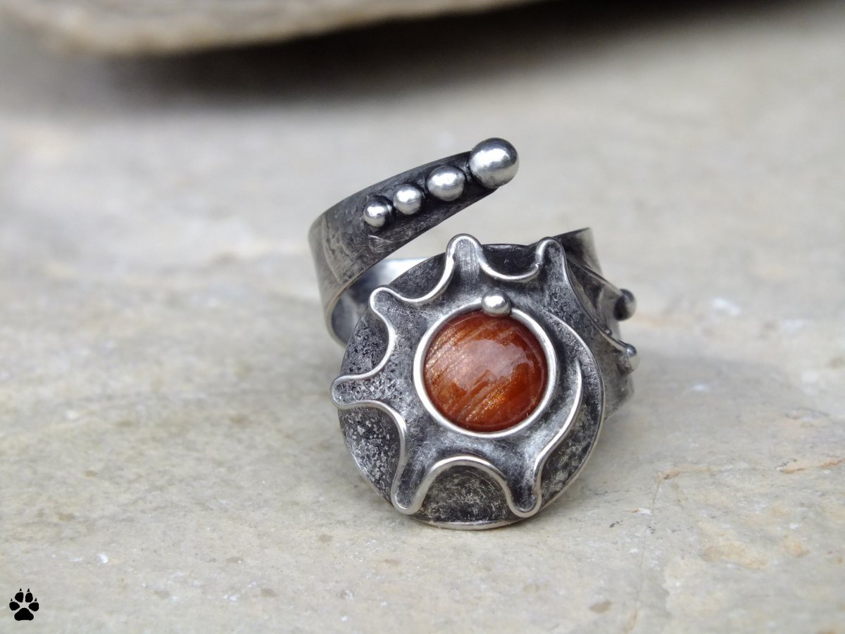 Paprsky - prsten se slunečním kamenem